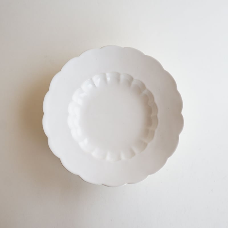 安藤雅信】イタリア輪花スープ皿 M（乳白艶釉） | ギャルリ百草 online