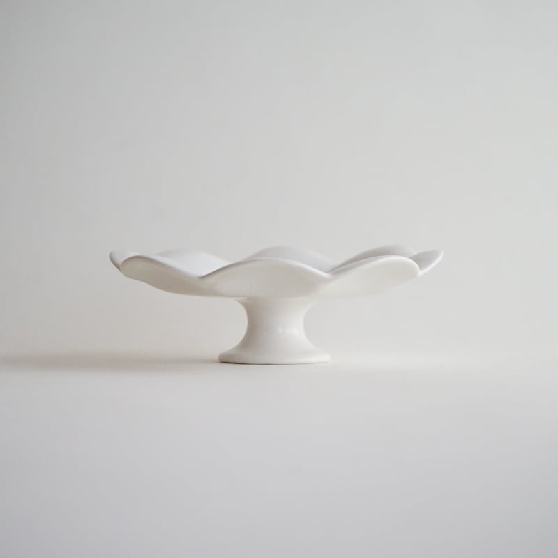 安藤雅信】オランダ輪花皿 S 高坏（乳白艶釉） | ギャルリ百草 online