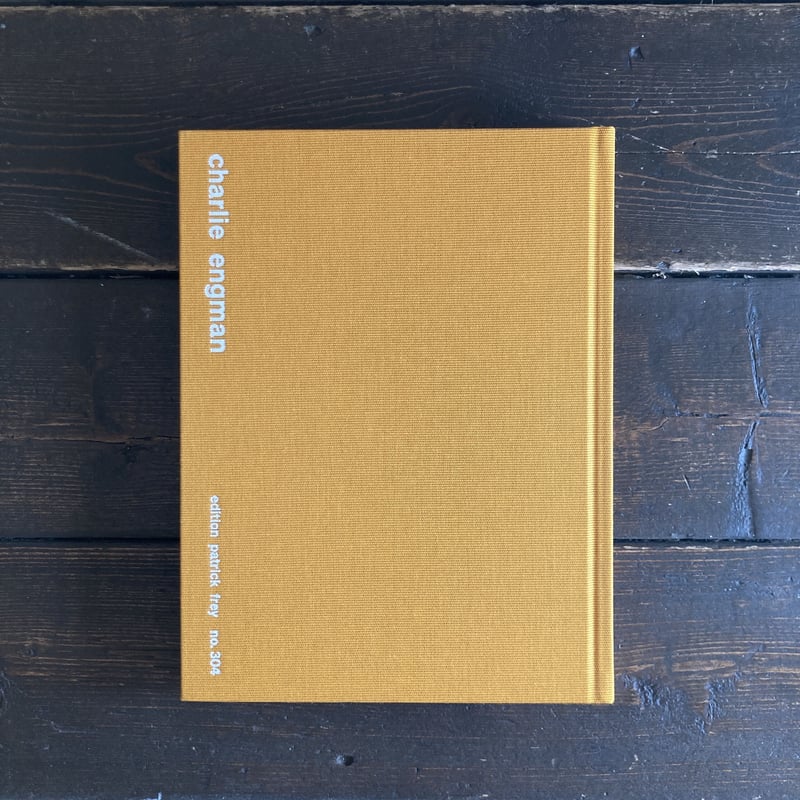 MOM ｜ Charlie Engman（チャーリー・エングマン） | POETIC SCAP