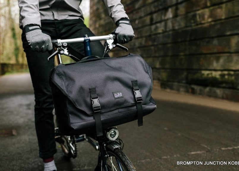 Messenger Bag 23L Black | BROMPTON JUNCTION KOB