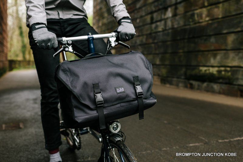 Messenger Bag 23L Black | BROMPTON JUNCTION KOB