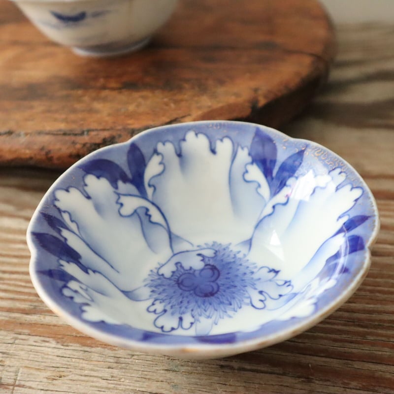 A002【小鉢】 深川製磁 牡丹金ミル 金彩印判染付け 花輪 小鉢3点