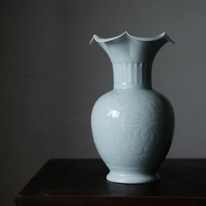 青白磁花瓶 PW034 | Looking For 物色