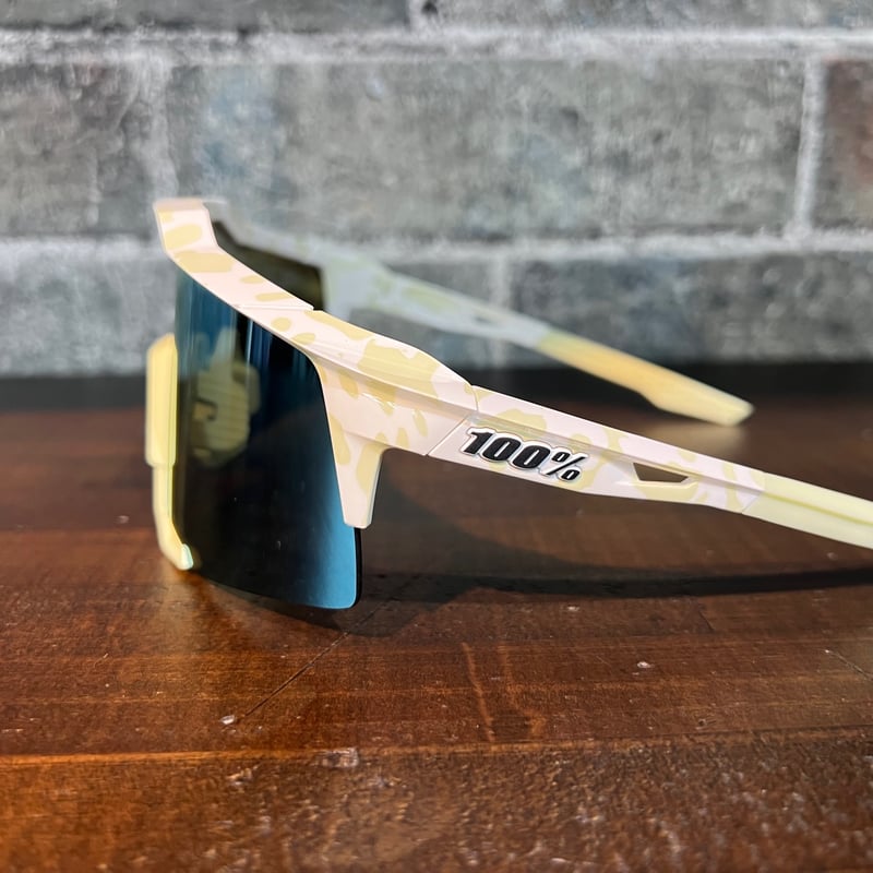 100%(ワンハンドレッド) 限定サングラス エリー・デラクルーズモデル