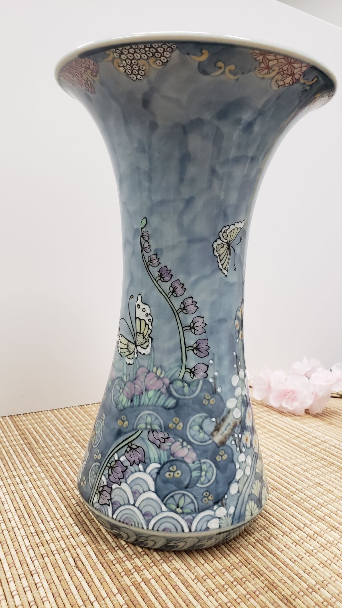 有田焼 六代走波 染錦 椿花文鉢 有田焼 六代走波 染錦 椿花文鉢 佐藤走