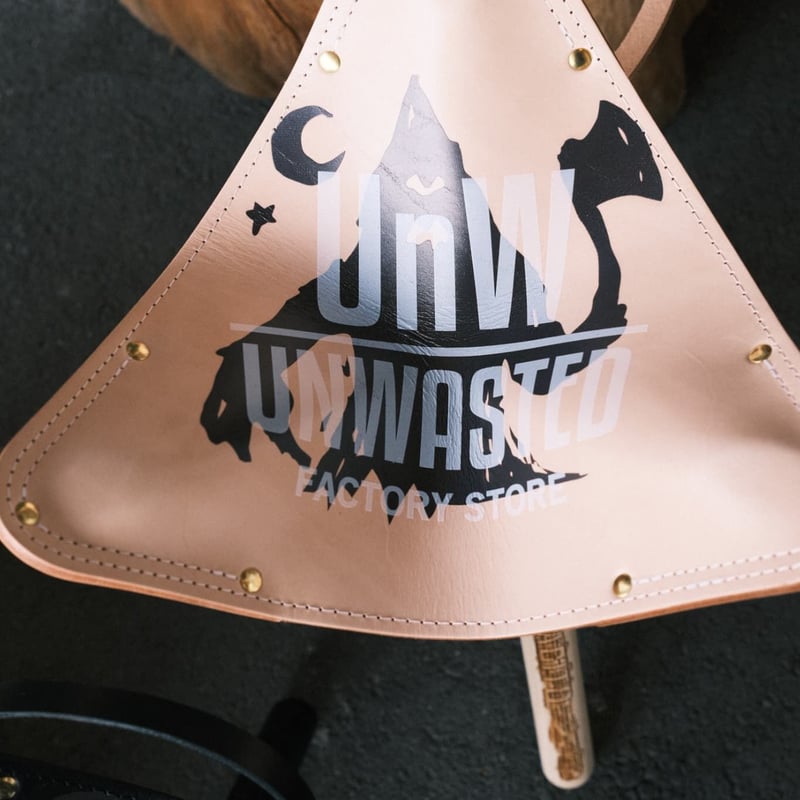 DAMNGOOD!!×SOMABITO ソマチェア レザー製ハンティングチェアの傑作！SomAbitoソマチェアが焚き火チェア