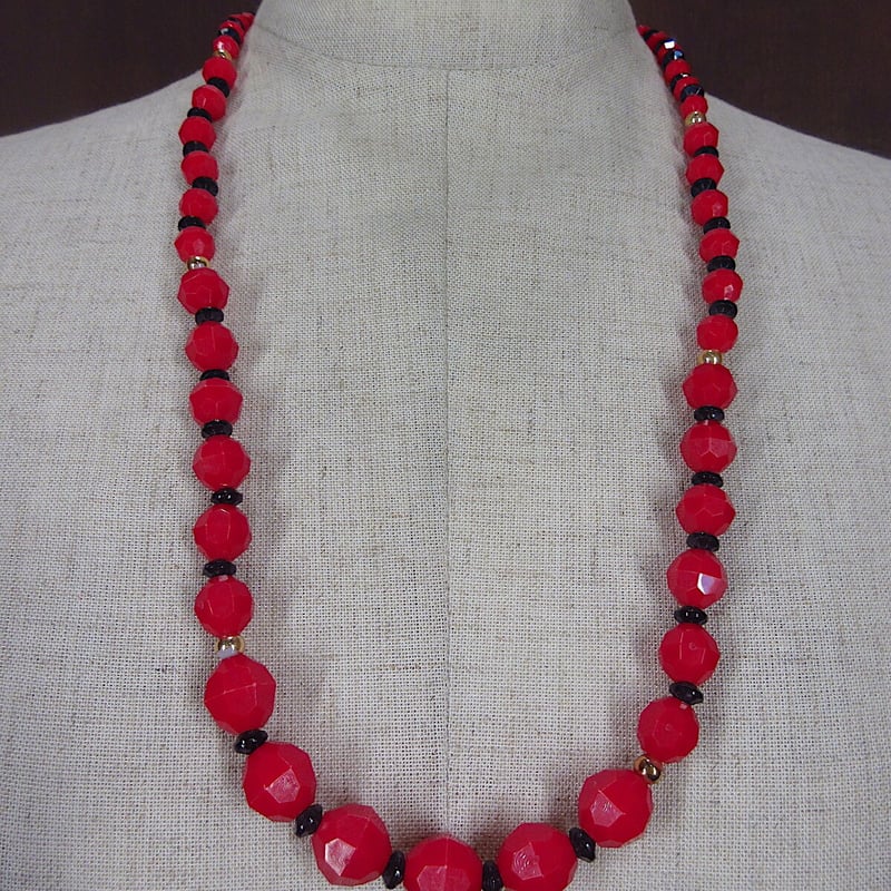 ビンテージ○ビーズネックレス赤×黒○220327i6-ncl レトロレディース