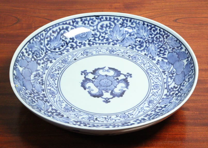 江戸後期染付蛸唐草と牡丹図大皿 ホツ,ニュウ | 吉祥寺PukuPuku