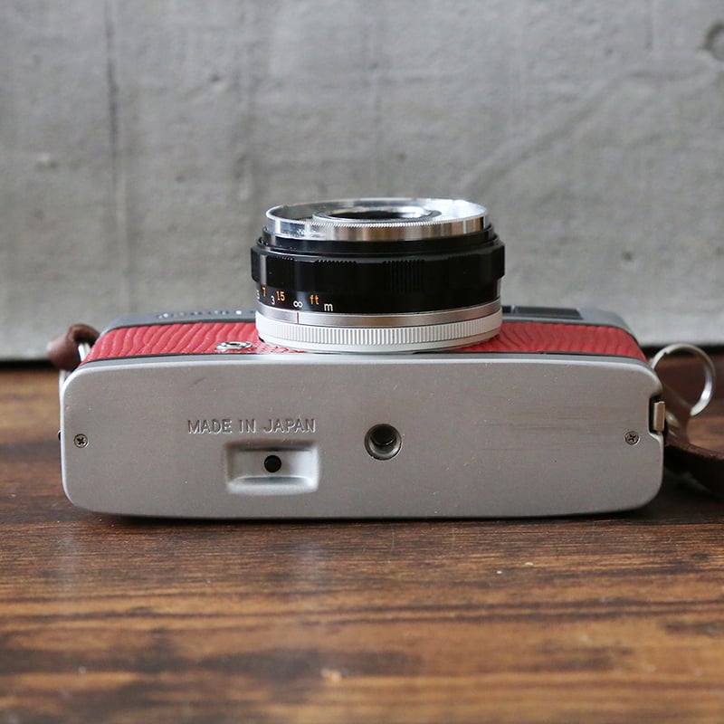 OLYMPUS】 TRIP 35 フィルムカメラ（分解整備済・レッドリザード貼り革