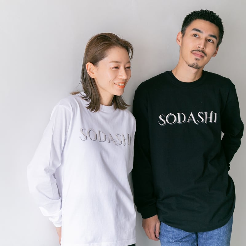 ソダシ引退記念グラフィカルロングスリーブTシャツ（黒/Black