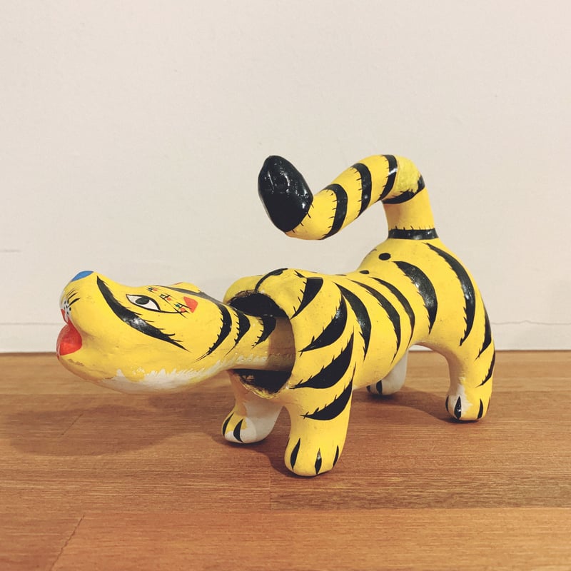 三春張子の『首振り虎』 | 象々の郷土玩具