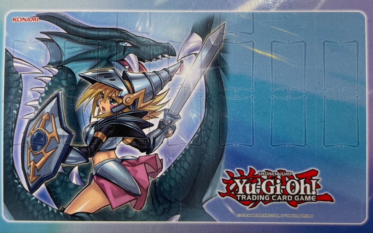 遊戯王 竜騎士ブラックマジシャンガール 新品未開封プレイマット