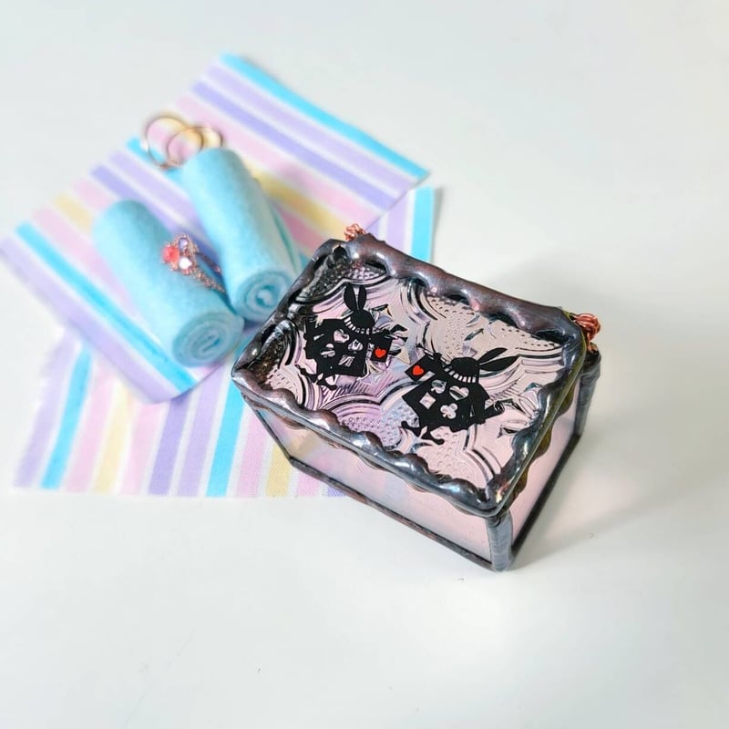 ステンドグラス小物入れ「不思議の国の指輪BOX mini」 | ことぶき家