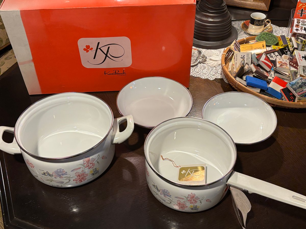 カレン・ピーコック レトロな両手鍋・片手鍋セット | アンティーク家具