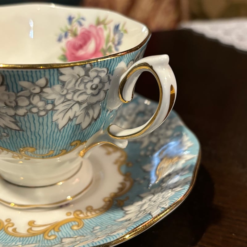 ロイヤルアルバート エンチャントメント カップソーサー