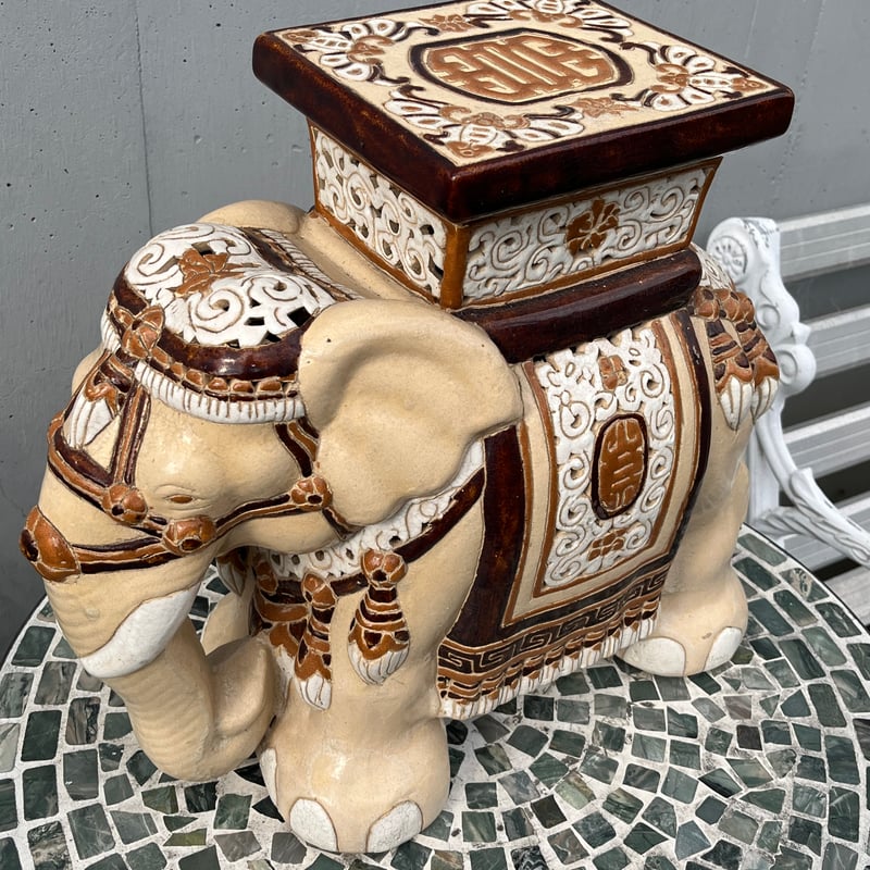 茶象の陶器 トン 花台 置物 フラワースタンド | アンティーク家具と