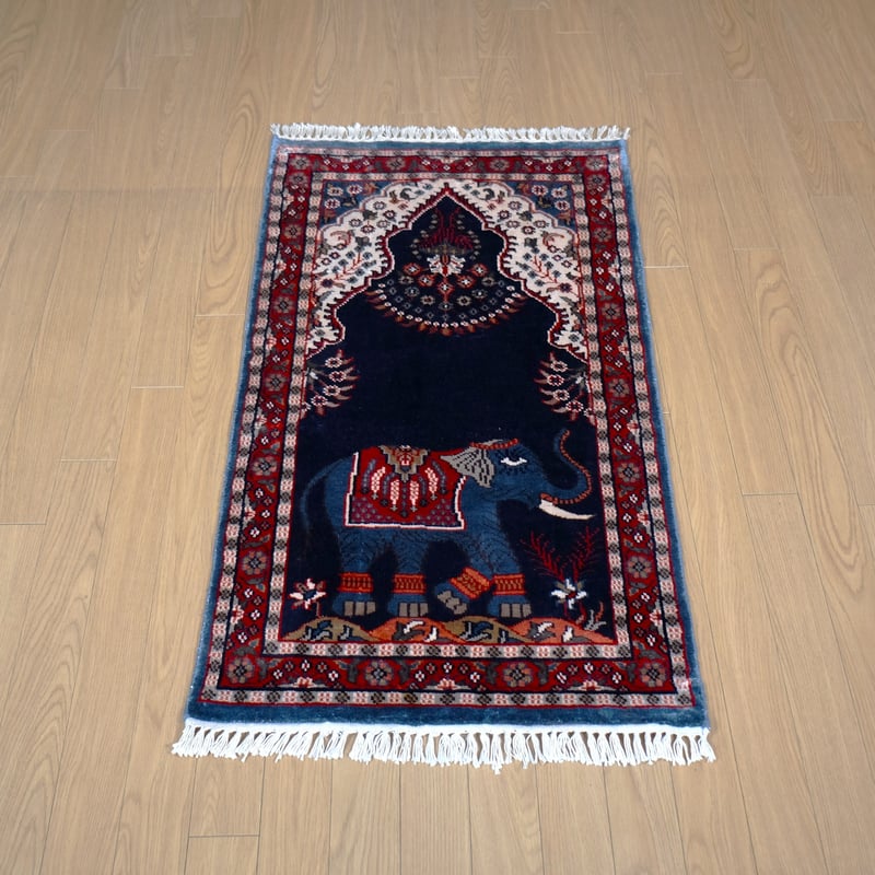 インド 手織り絨毯 シルク ＜約60 x 103 ㎝＞ 象 | インド雑貨のお店