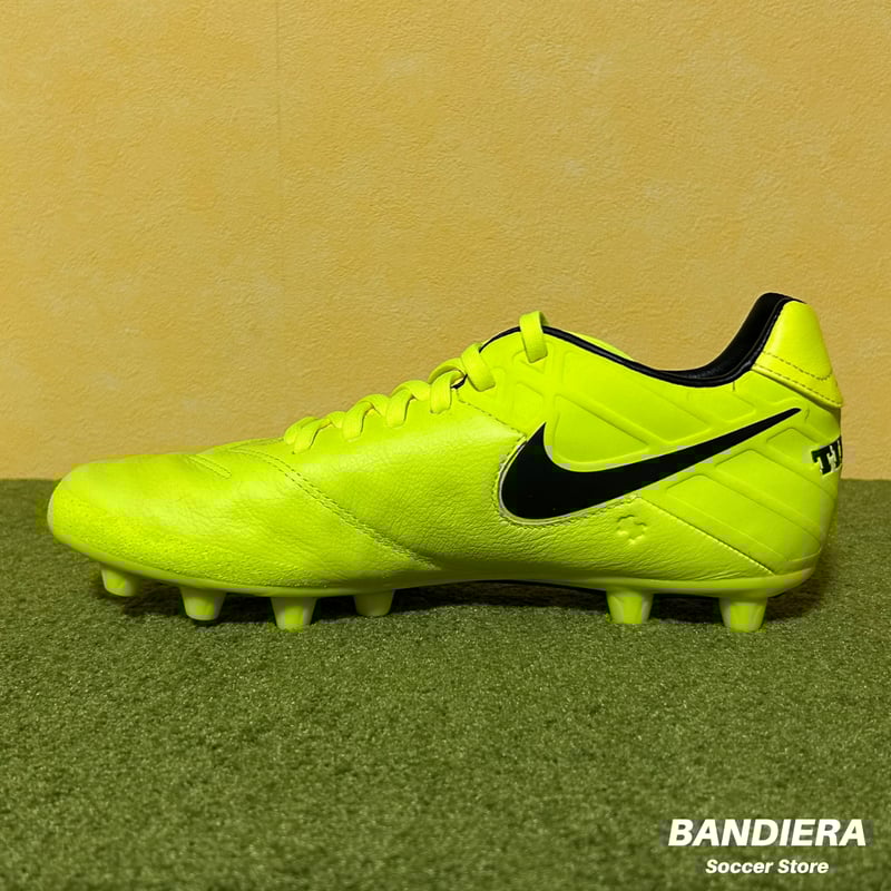 NIKE ナイキ サッカースパイク ティエンポ ミスティック V HG-E（蛍光