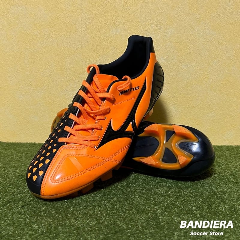 MIZUNO ミズノ サッカースパイク ウェーブ イグニタス 4 MD（オレンジ
