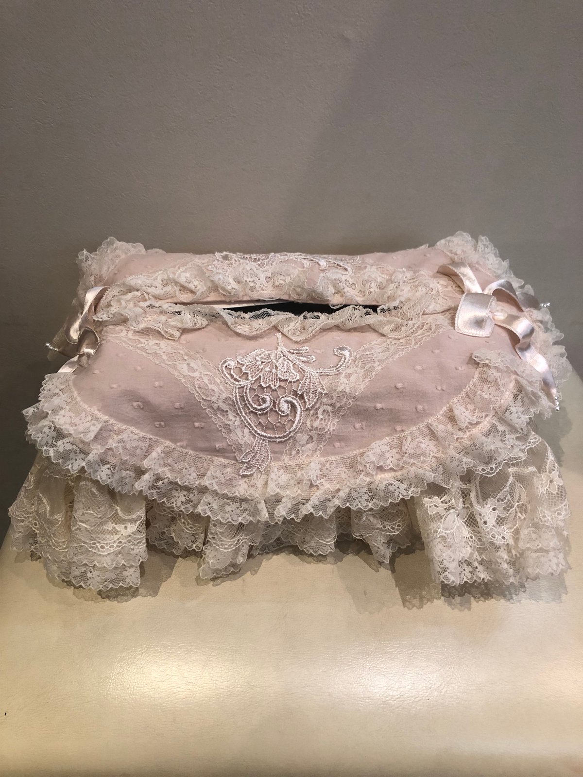 ヒスクローネ フリルティッシュボックス | さえら POTECHINO