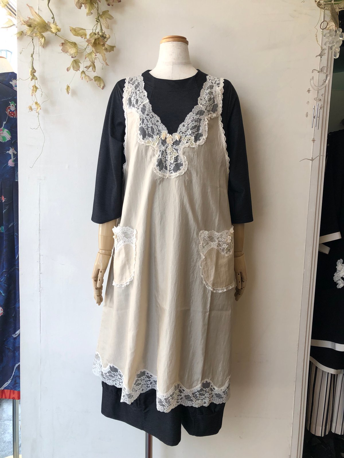 さえら ヒスクローネ エプロン | さえら POTECHINO マリーアン金沢