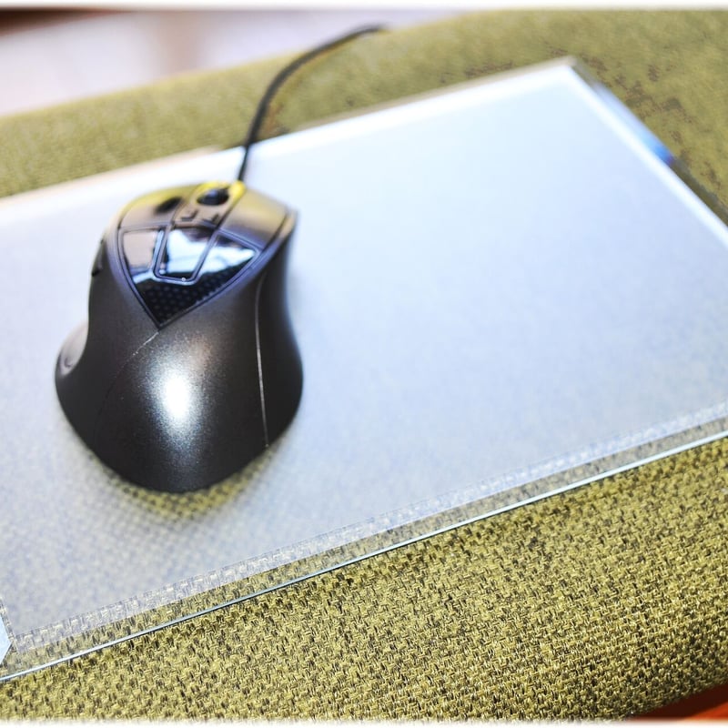 サラサラ質感・ゲーミングガラスマウスパッド【270㎜×330㎜×5㎜厚