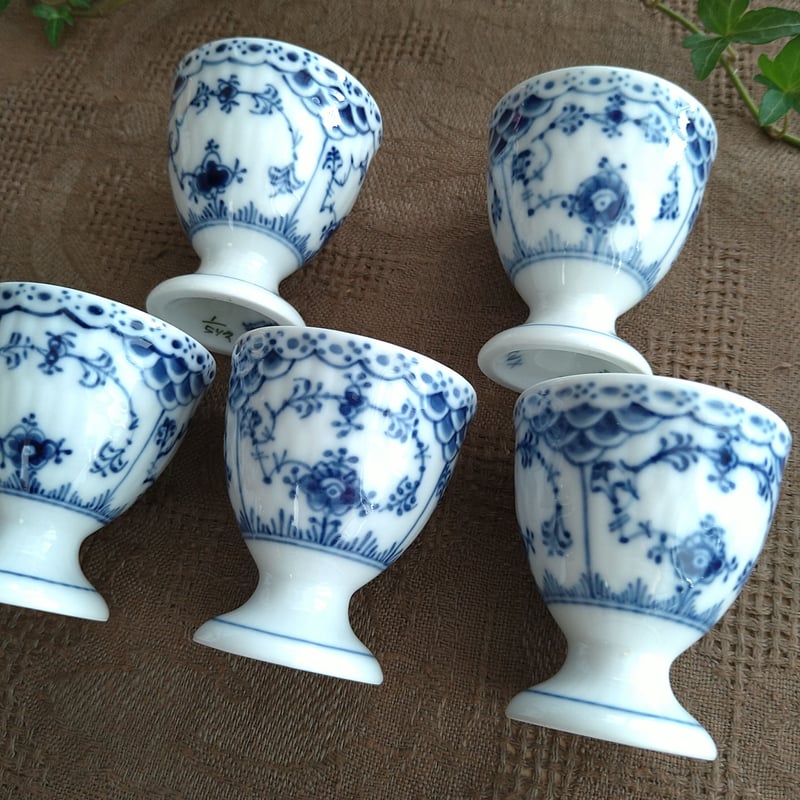 1950年代のブルーフルーテッドハーフのエッグスタンド/BlueFluted Egg