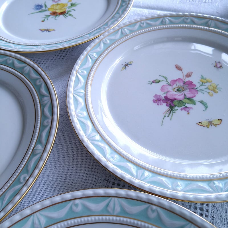 KPMベルリン金彩控えめのKURLANDのカップソーサーとケーキプレート