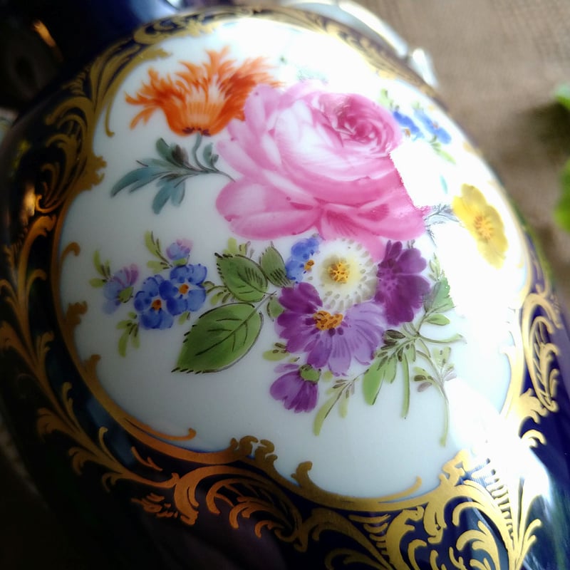 Meissenマイセン、コバルトにフラワーブーケの花瓶、高さ約23.7㎝H