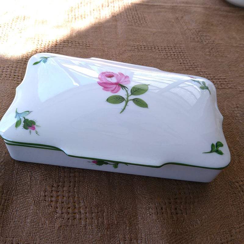 Augartenアウガルテンのウィンナーローズ🌹の小物たちとケシの花のミニ