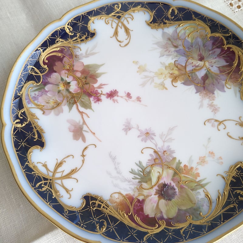 1912年KPMベルリンのソフトペインティングの花々とコバルトラウンドの