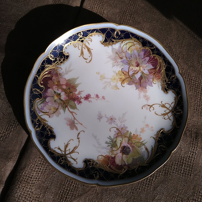 1912年KPMベルリンのソフトペインティングの花々とコバルトラウンドの