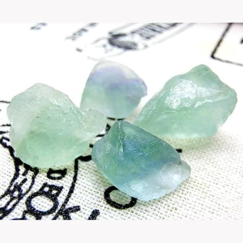 4個】シーグラスみたいなミントグリーンの穴あき天然石フローライト(小