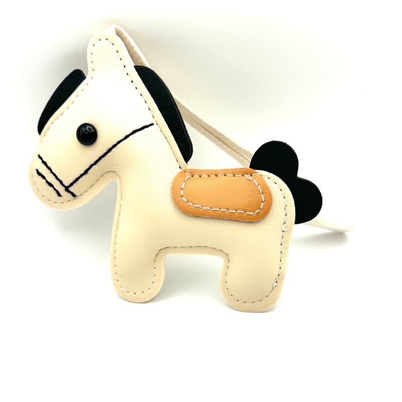 お守りホース｜通し穴付き馬のレザーチャーム | ジュエリー春日