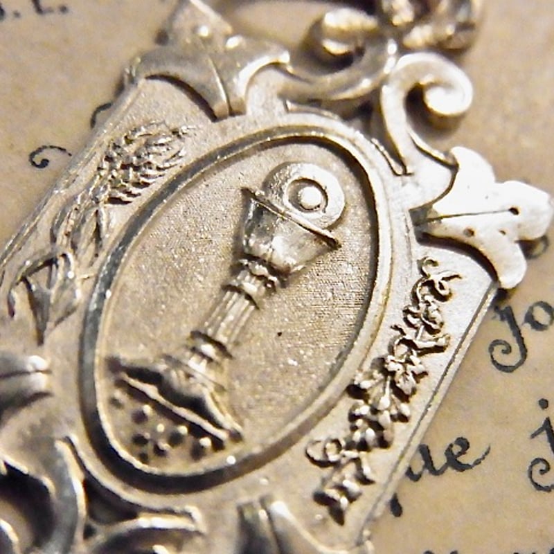 フランス アンティーク 聖杯とホスチアのメダイ シルバー800 銀