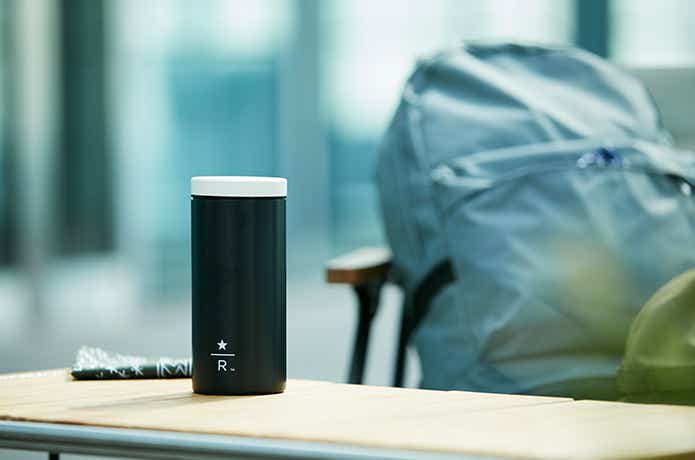 スターバックス × スノーピークの初コラボ！アウトドアでも活躍必至な