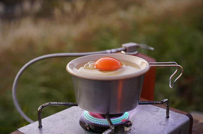 地味だけどあると便利な「キャンプの食卓」で役立つ、マル秘アイテムを