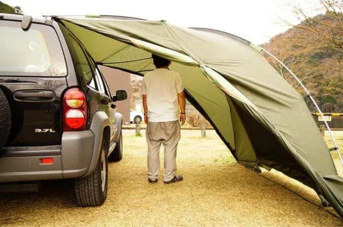 選ぶならロゴスのカーサイドオーニング！人気モデルのレビュー有