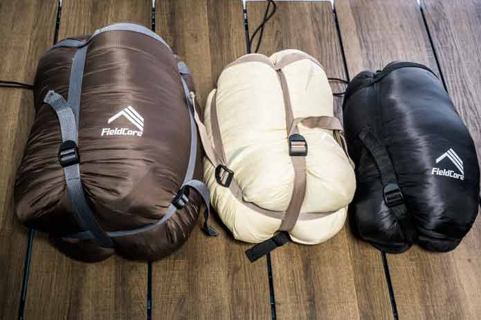 ワークマン新作】上位モデルが登場！真冬もOKと噂の格安シュラフを比較