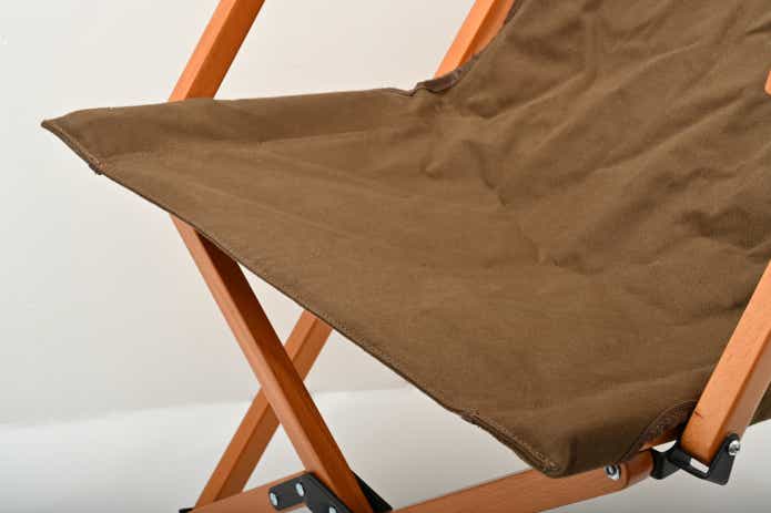 ANOBAの「ひじ掛けつきハイバックチェア」で快適キャンプが叶います