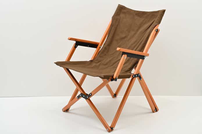 ANOBAの「ひじ掛けつきハイバックチェア」で快適キャンプが叶います