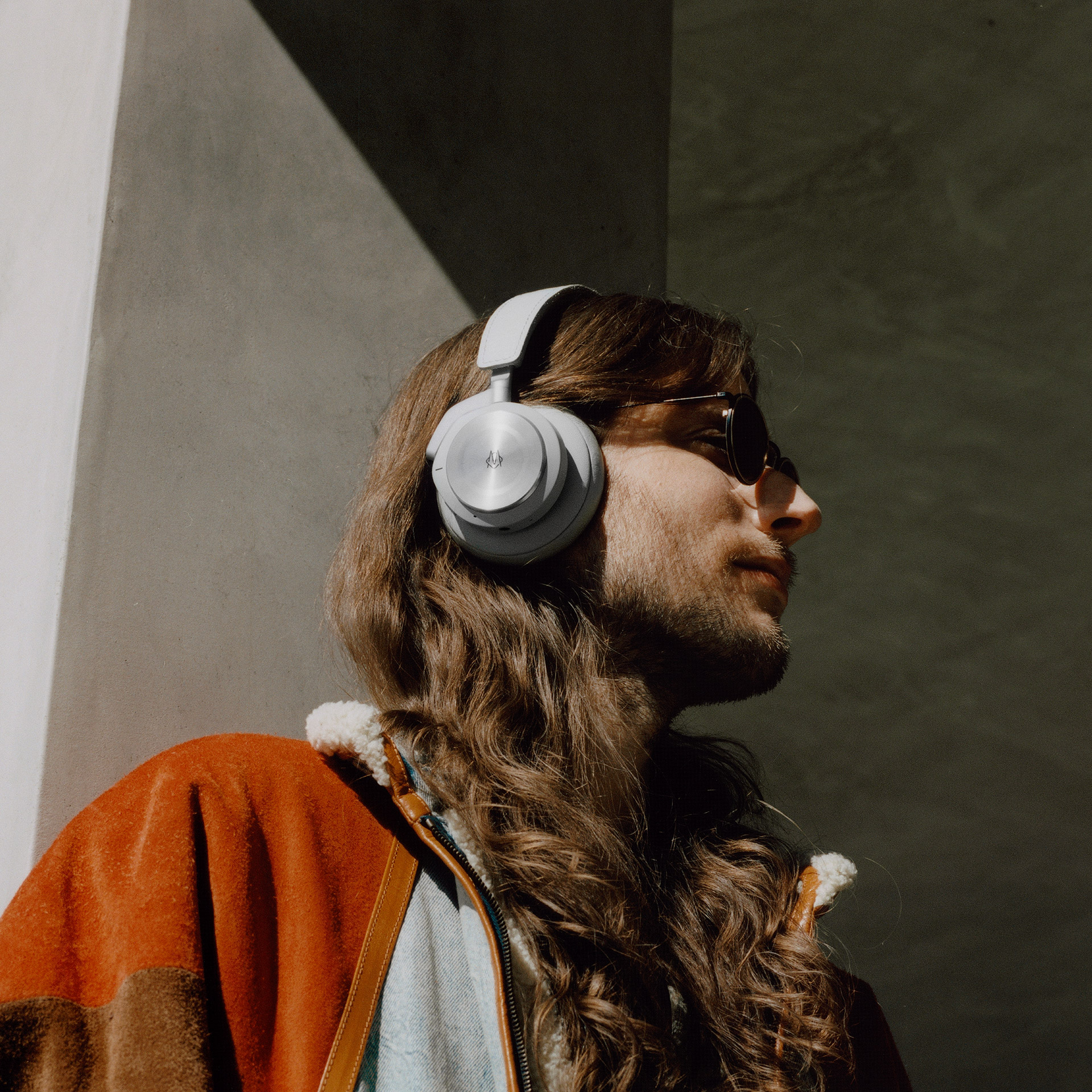 Bang & Olufsen x RIMOWA - Beoplay H9i headphones | B&O