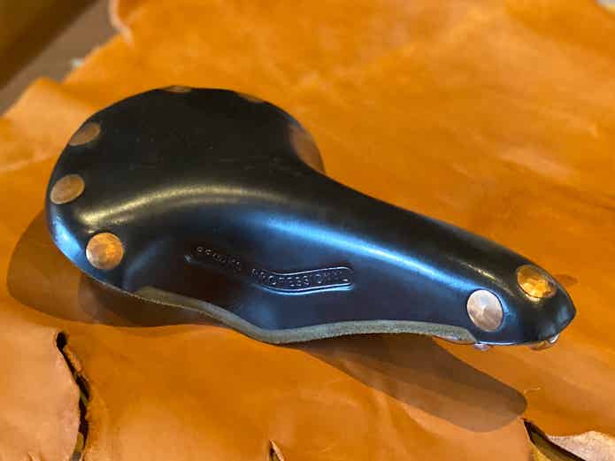 BROOKSの名作「STANDARD PROFESSIONAL」が復活！数量限定で日本上陸