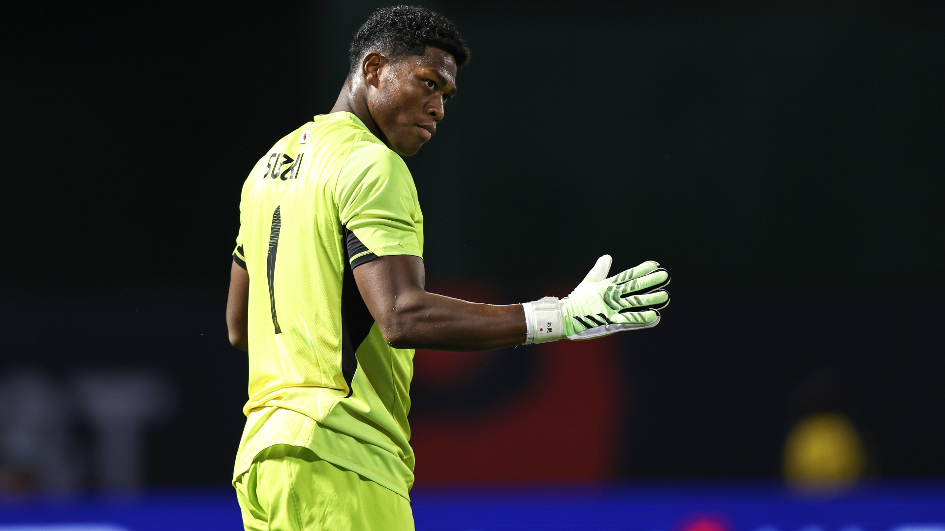 第2GKと交互で謎であり続ける」パルマ守護神の鈴木彩艶を巡り伊記者が