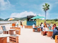 山口・秋穂二島にけん引式「タイニーバー」 地域の魅力再発見の