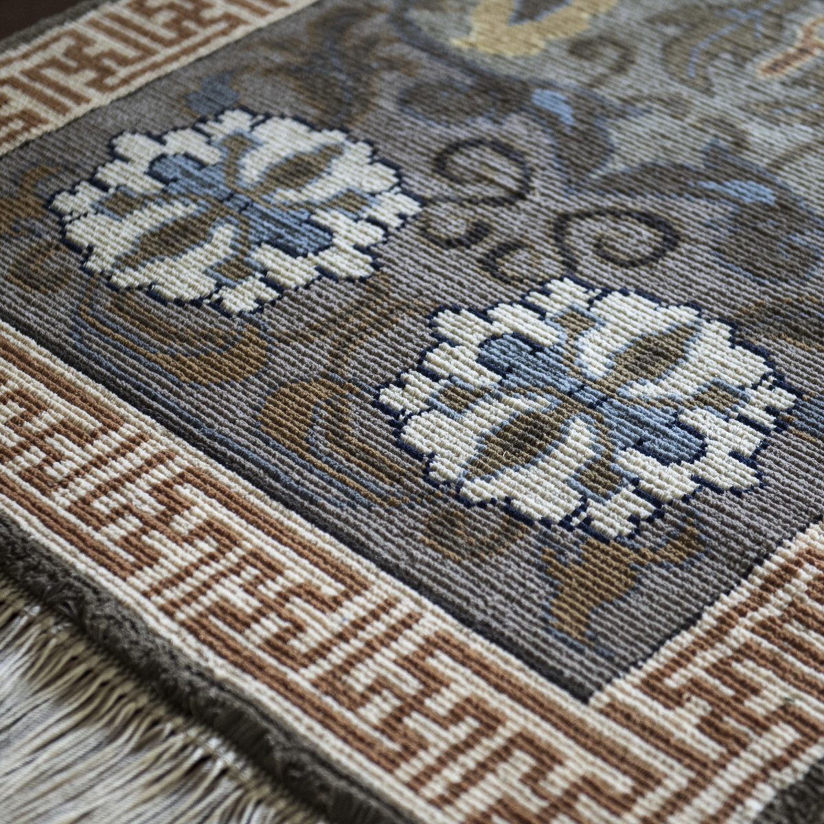 佐賀つくるまちの開放日」に参加する「吉島伸一鍋島緞通佐賀錦振興協議