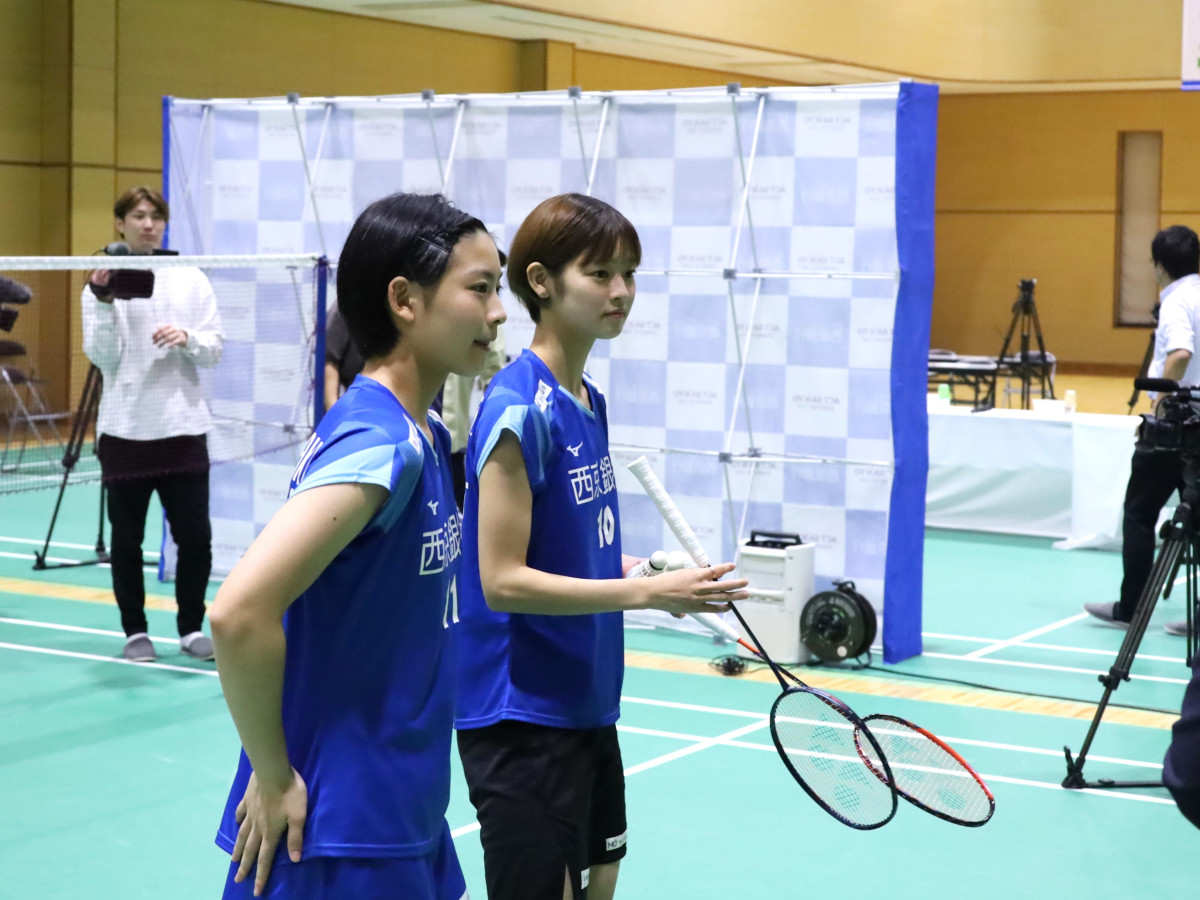 宮崎友花選手と田口真彩選手 - 周南経済新聞