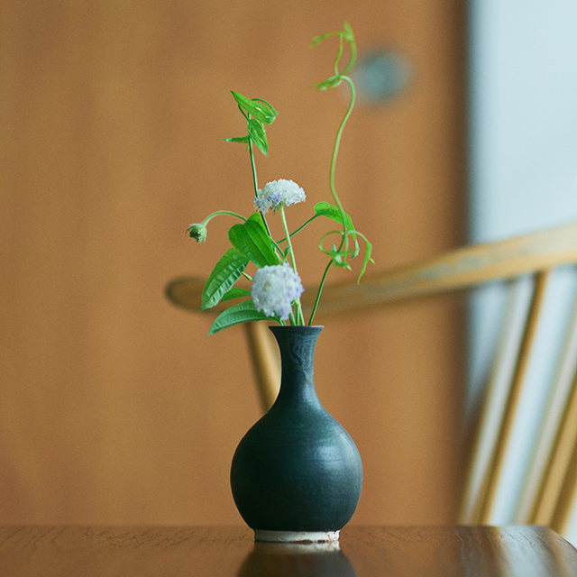 信楽焼の花入れ 大｜園芸｜中川政七商店 公式サイト