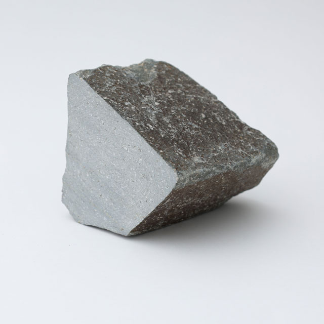 WEB限定】INASE 石の花入れ 根府川石/本小松石｜園芸｜中川政七商店