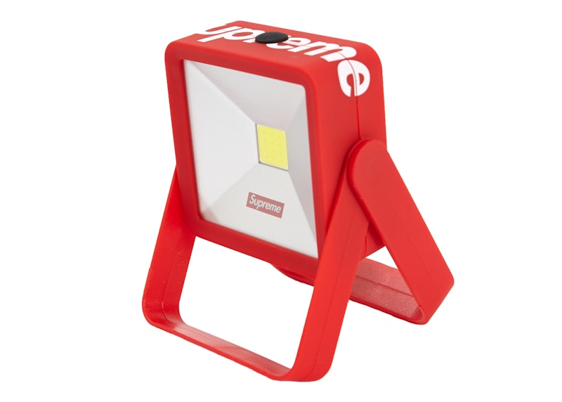 Supreme Magnetic Kickstand Light Red - FW18 - US